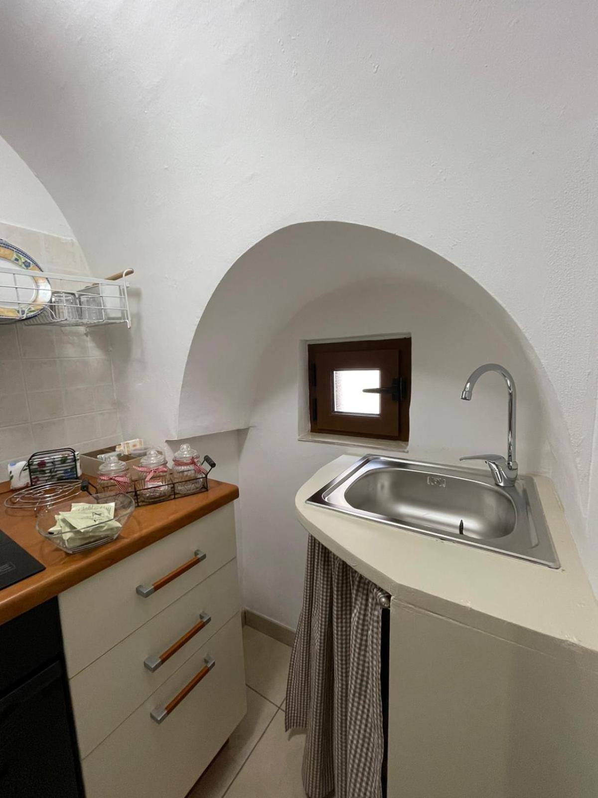 Ferienwohnung The White Rose Ceglie Messapica Exterior foto